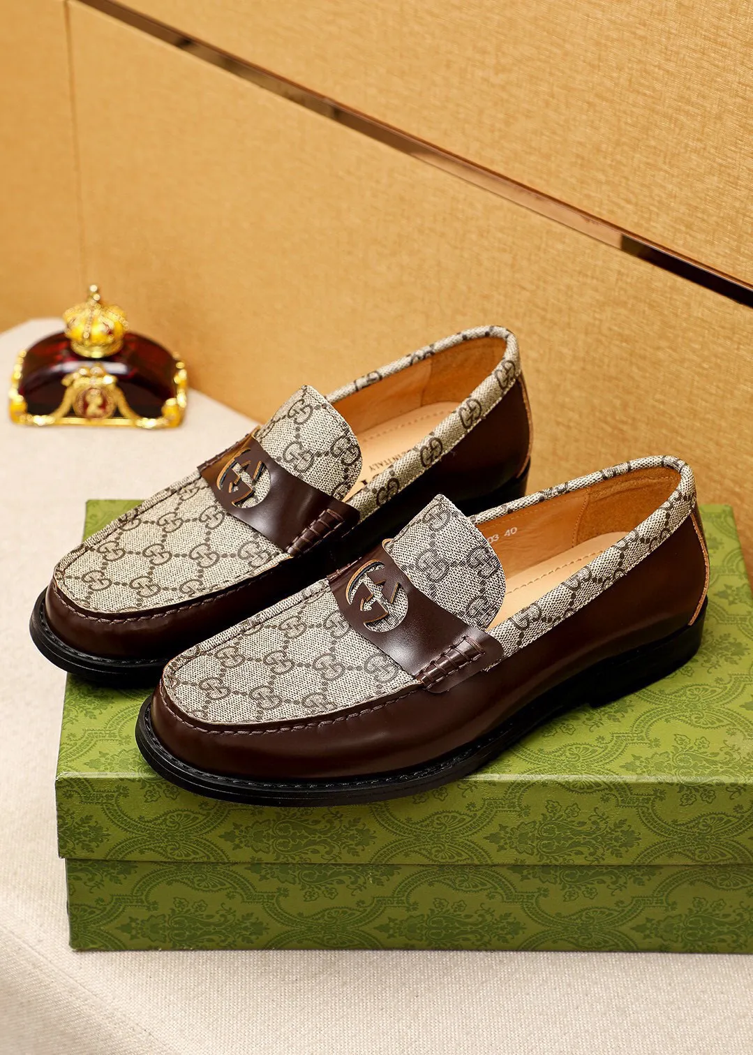 Men's shoes 💰480 💐 Product trademark: GUCCI "Gucci" casual leather shoes Regular size: 38-44 (45🉑️customized) Product materials: Selected imported first-layer open-edge beaded cowhide leather upper + luxury hardware buckle, imported water-dyed cowhide leather lining. Strong three-dimensional visual effect, combined outsole Color: 3⃣️colors available